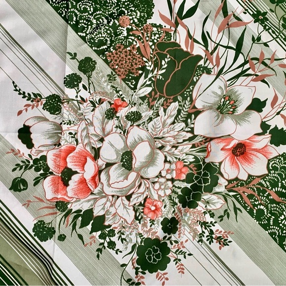 Vintage Fiorini Polyester Scarf 30/30” Italy - Picture 4 of 7